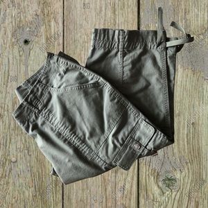 Alia, cargo capris. 16P